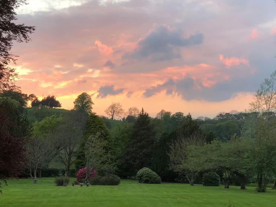 Unique Orchard Lodge For Couples With Hot Tub Strathaven Bagian luar foto